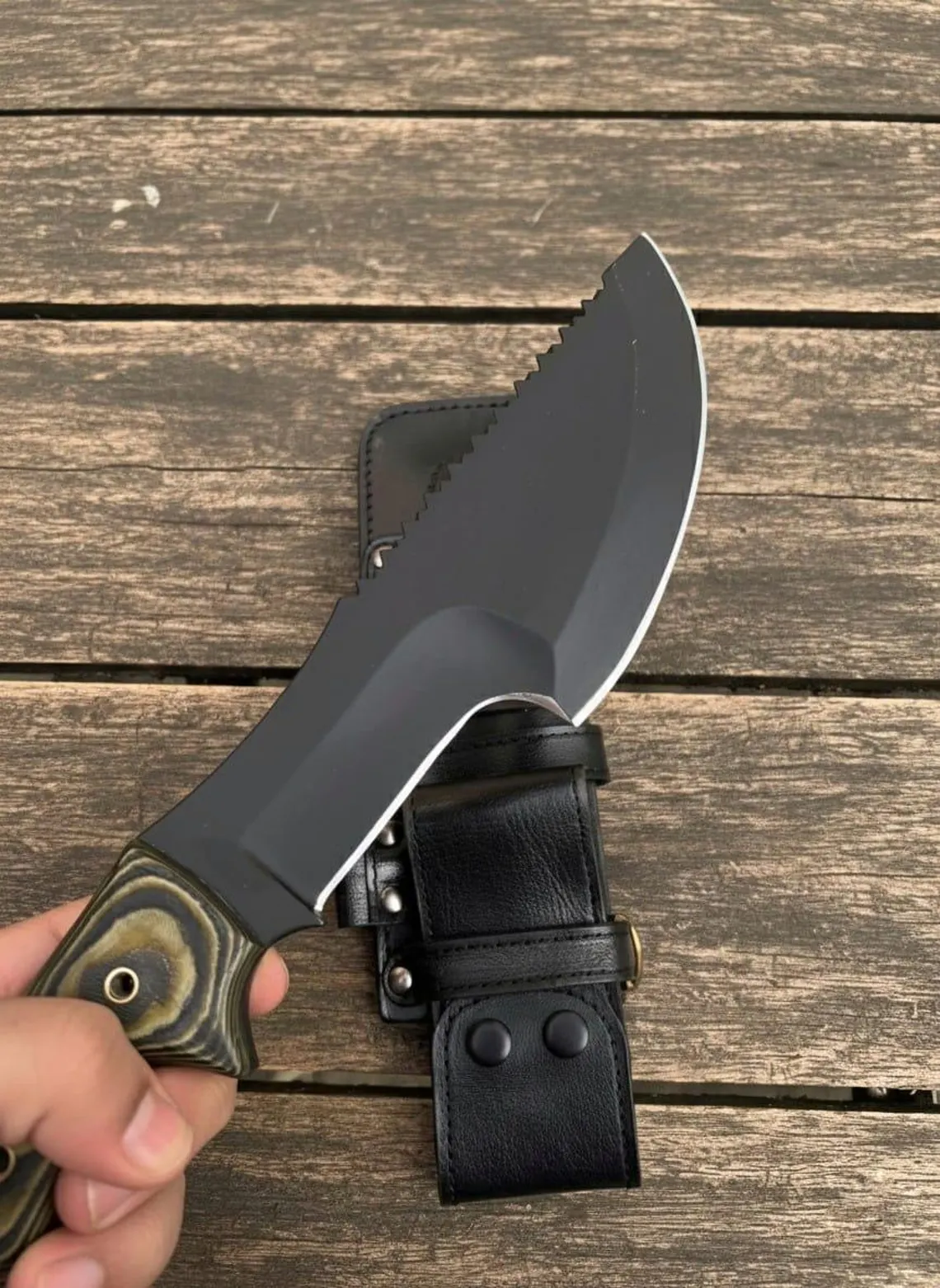 Premium BWK forest tracker knife 62 HRC multipurpose knife 12.5 inch knife saw teeth olive green micarta handle rough gripper leather sheath - Image 4